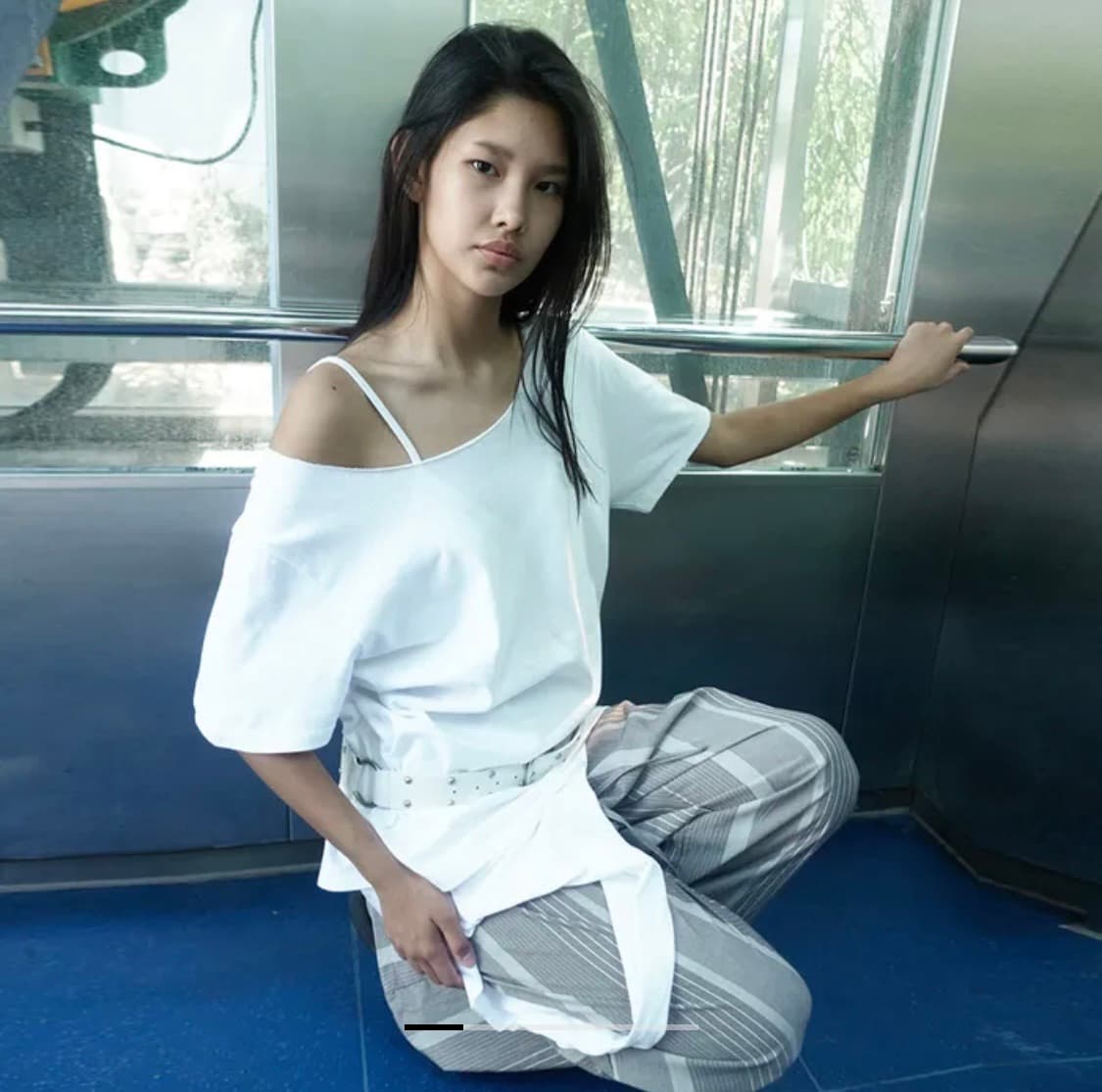 세릭 one shoulder loose top 화이트 상품이미지1