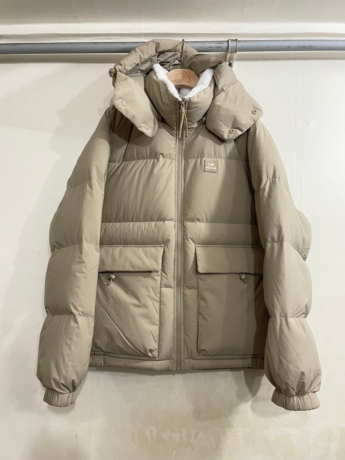 아이더 원더러 구스 다운 패딩 점퍼 베이지 남녀공용 상품이미지2