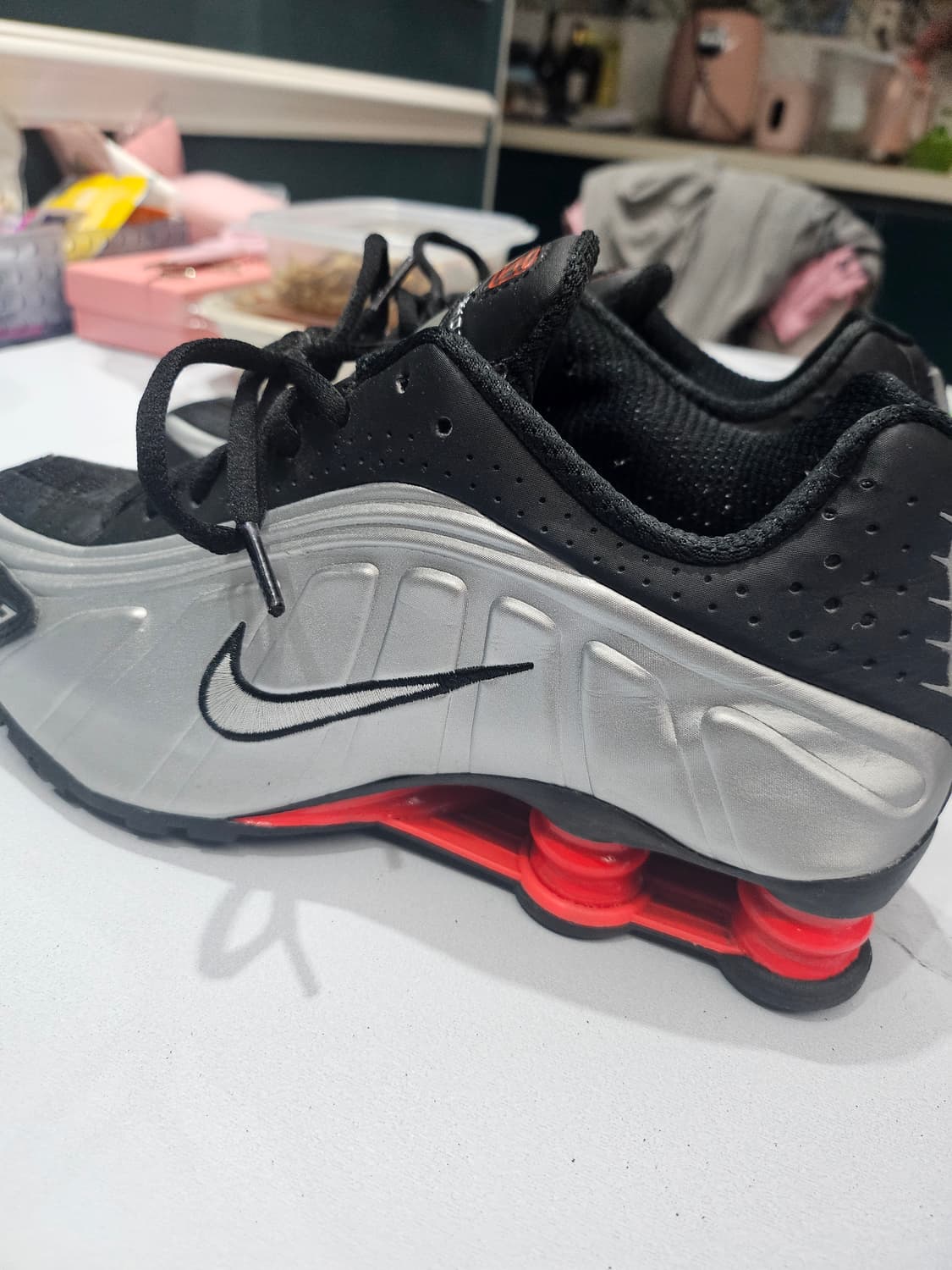 나이키 샥스 R4 블랙 라이트 크림슨 245 상품이미지3