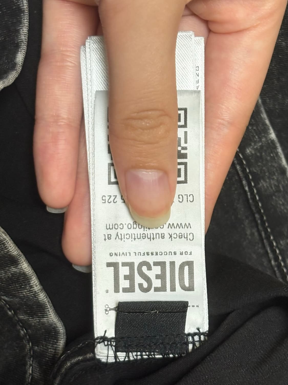 디젤 오발 D 어플리케 릴렉스드 코튼 티셔츠 블랙 S 상품이미지4