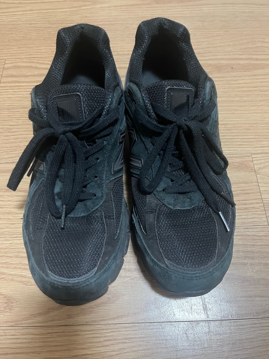 [260]급처 뉴발란스 990 v4 트리플블랙 상품이미지1