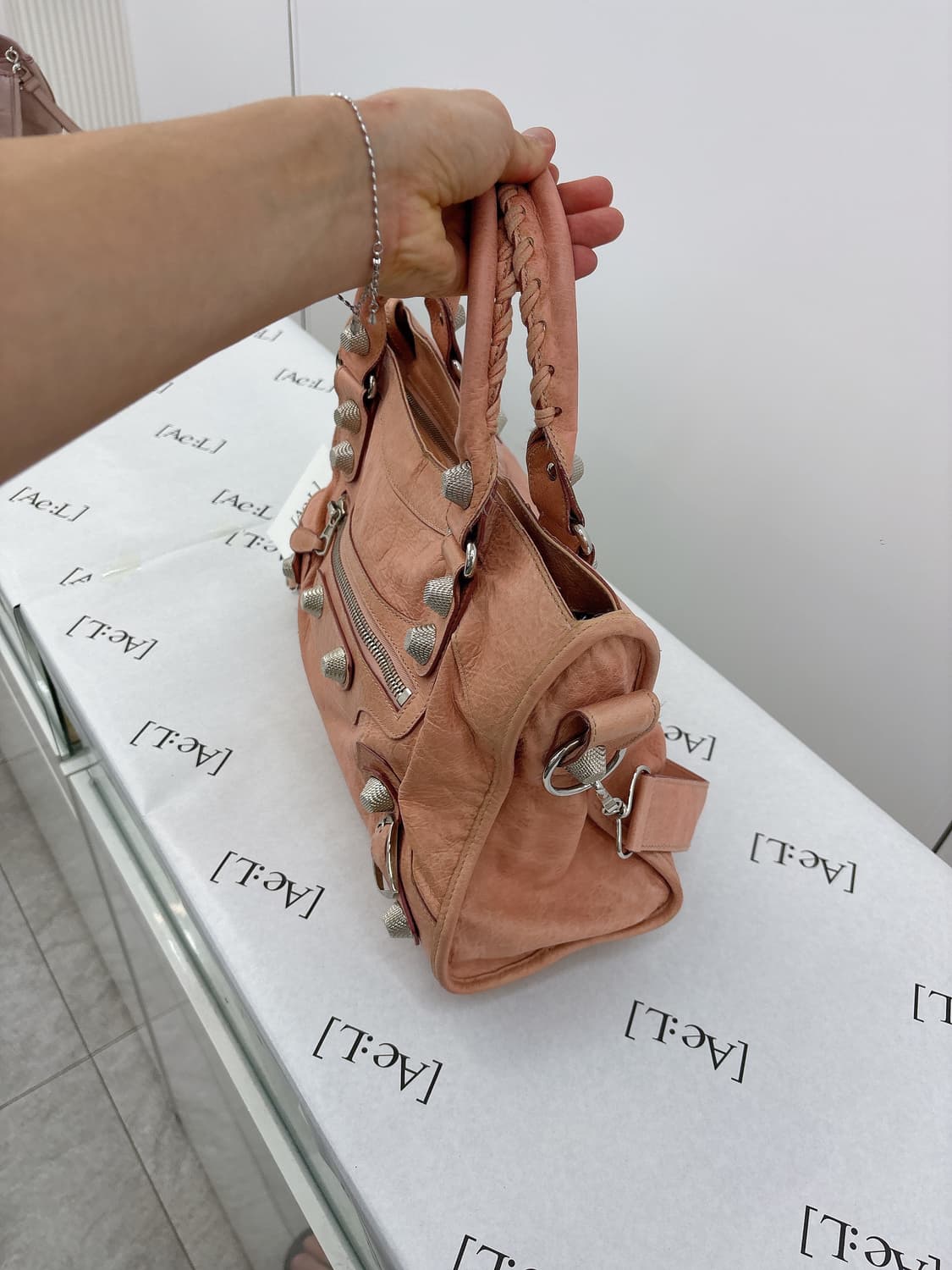 발렌시아가 자이언트 모터백 (라지) 상품이미지3