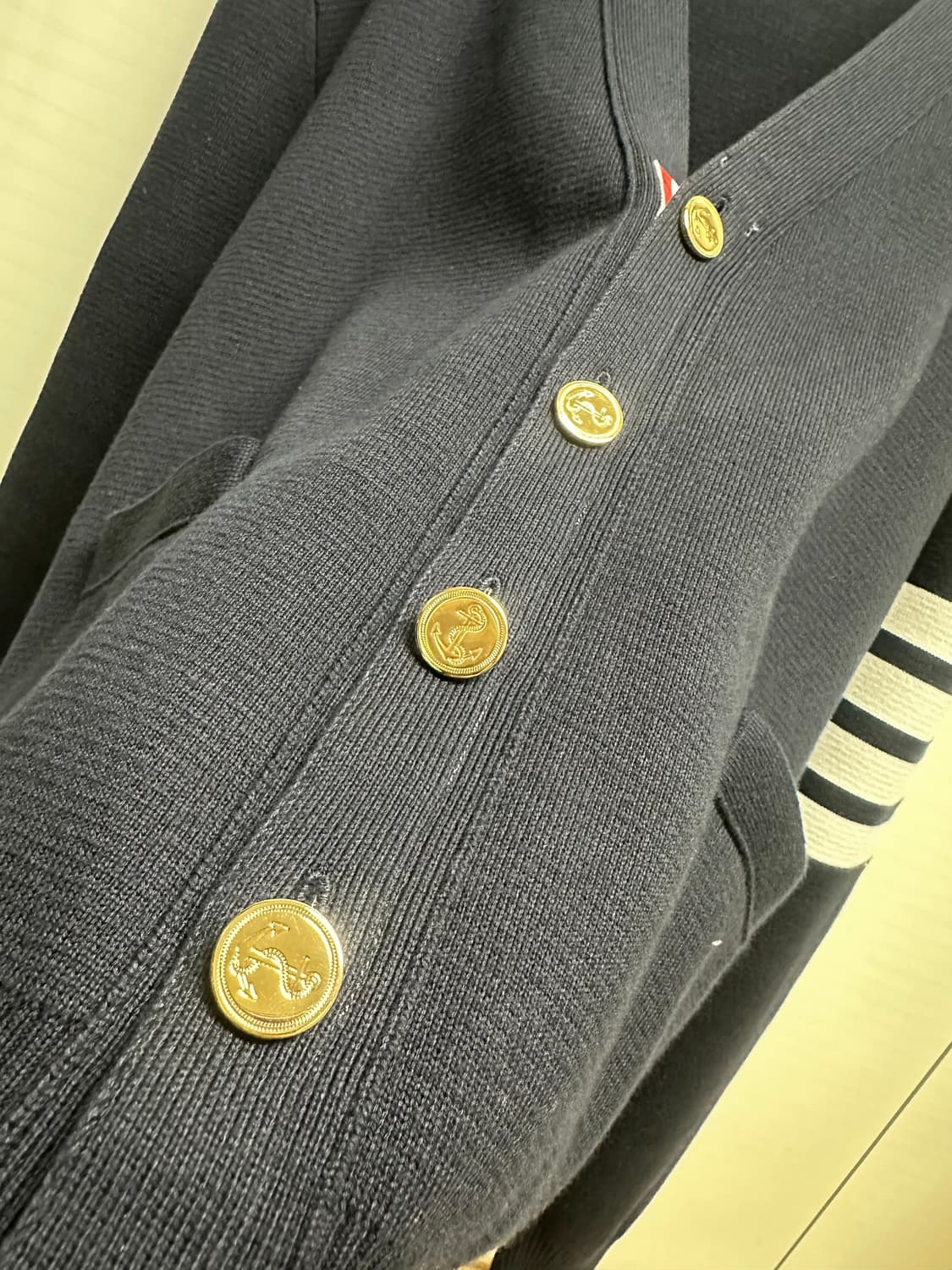 톰브라운 가디건 상품이미지4