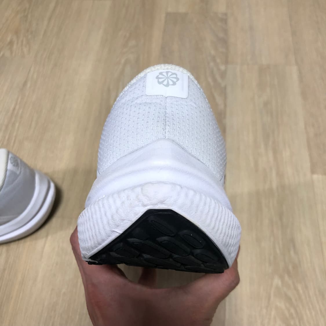 (280) 나이키 NIKE 에어 윈플로 10 화이트 실버 러닝화 런닝화  상품이미지8