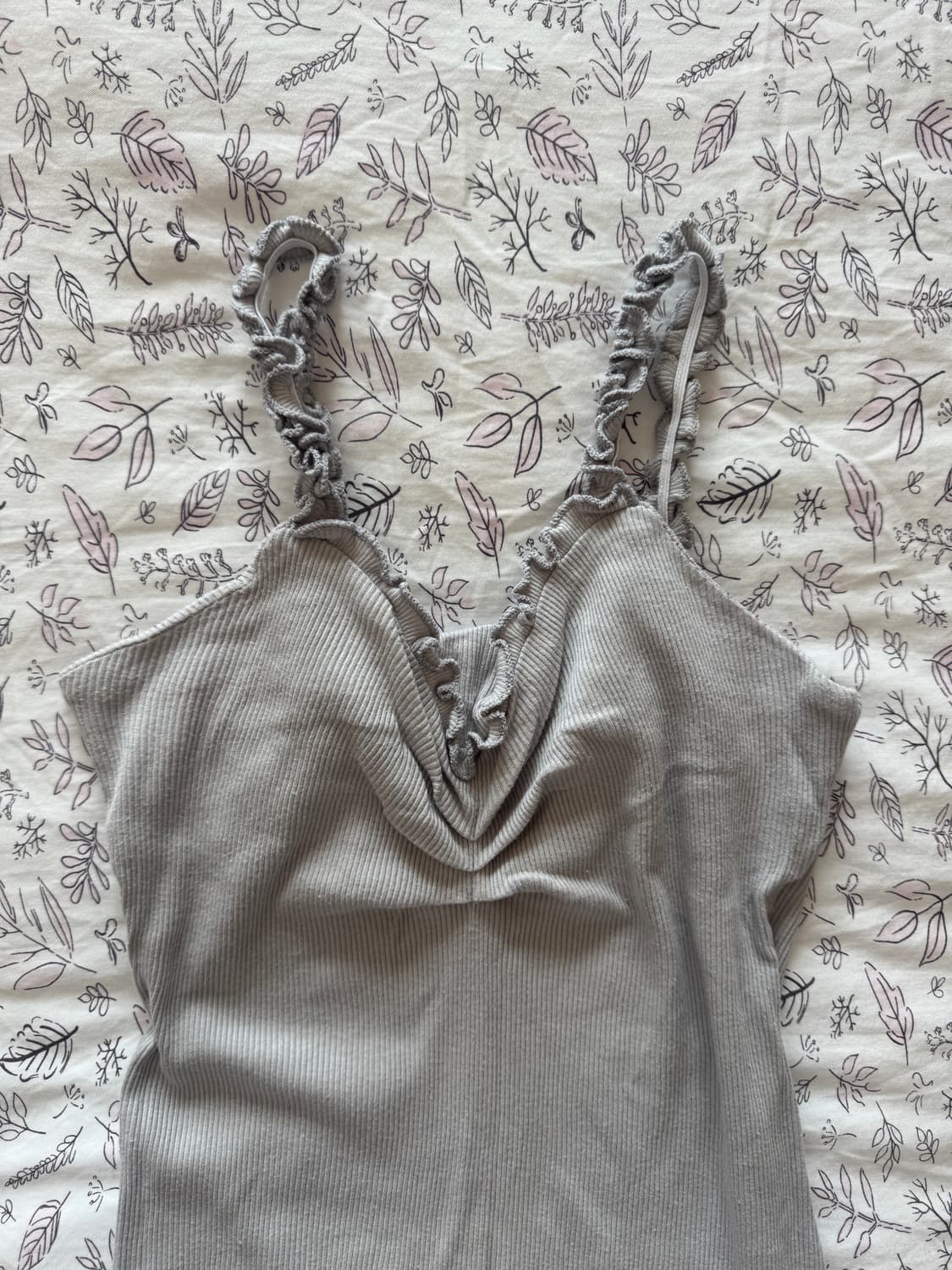 FRILL V-NECK CAMI 상품이미지2