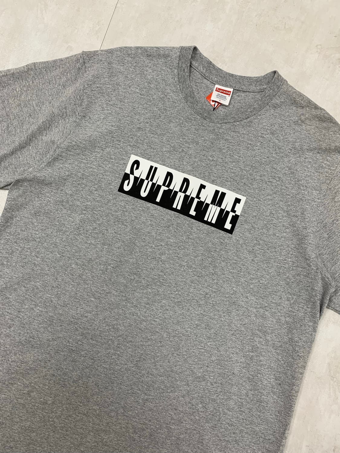 슈프림 스플릿 티셔츠 헤더 그레이 FW25 #588 상품이미지2
