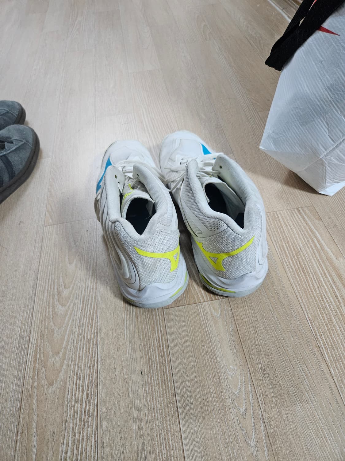 미즈노 배드민턴화 275 상품이미지2