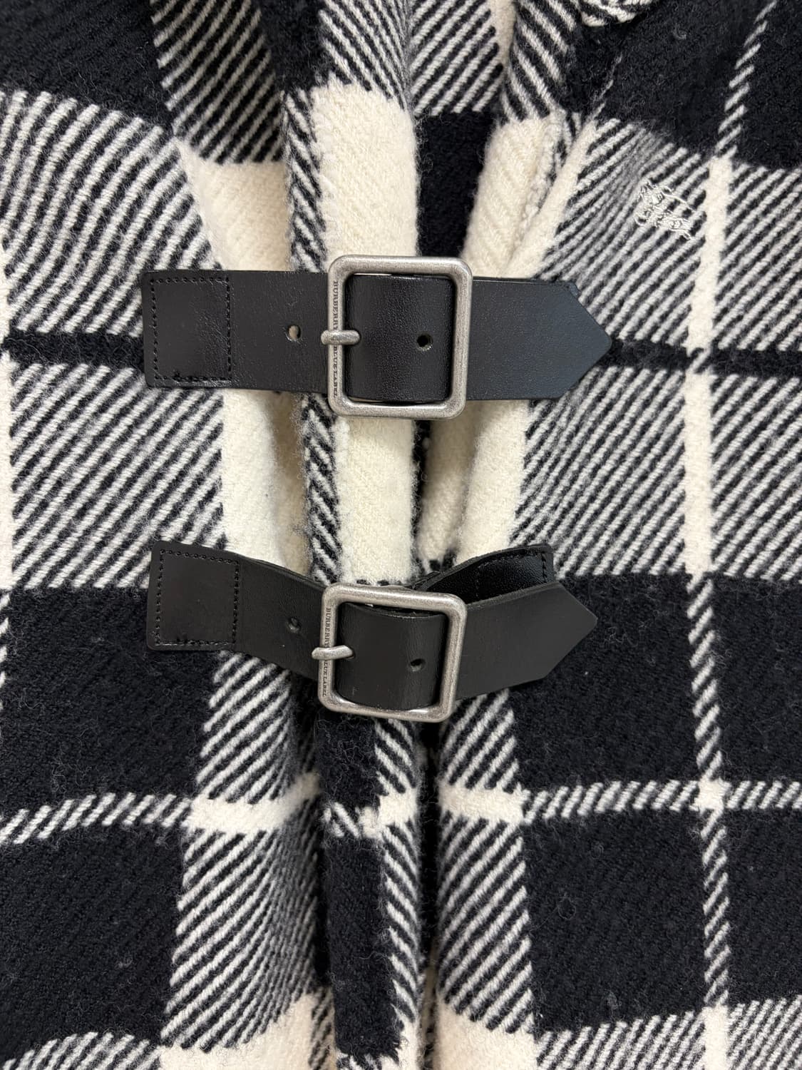 버버리 블랙 체크 후드 판초 숄 머플러 상품이미지3