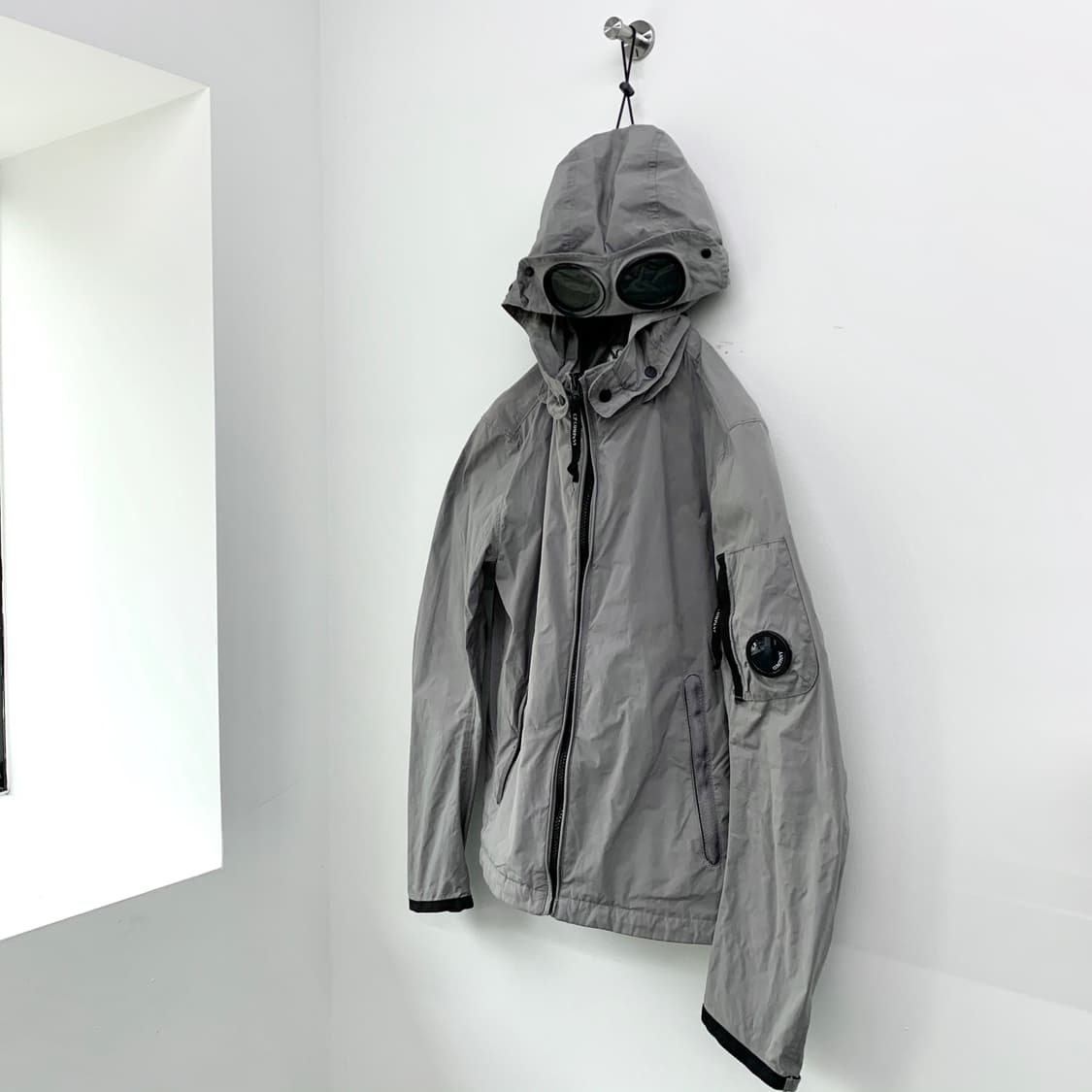CP컴퍼니 렌즈 와펜 실버 고글 나일론 후드 자켓 상품이미지8