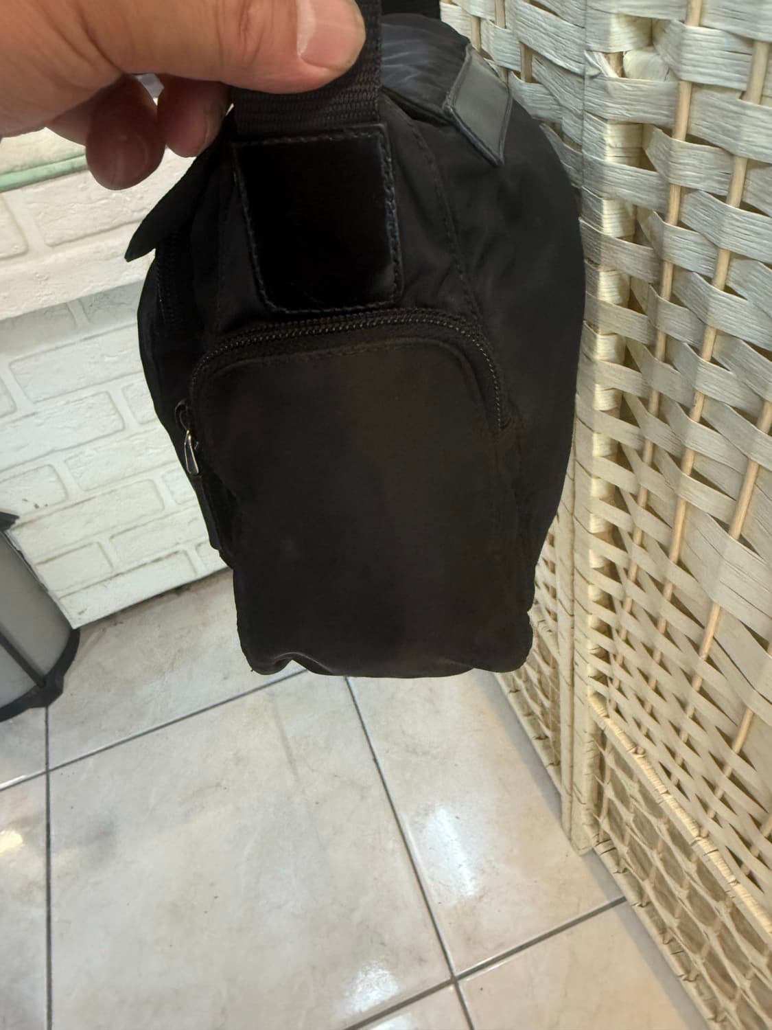 정품 프라다 나일론 사이드포켓 메신저백 팝니다 상품이미지3