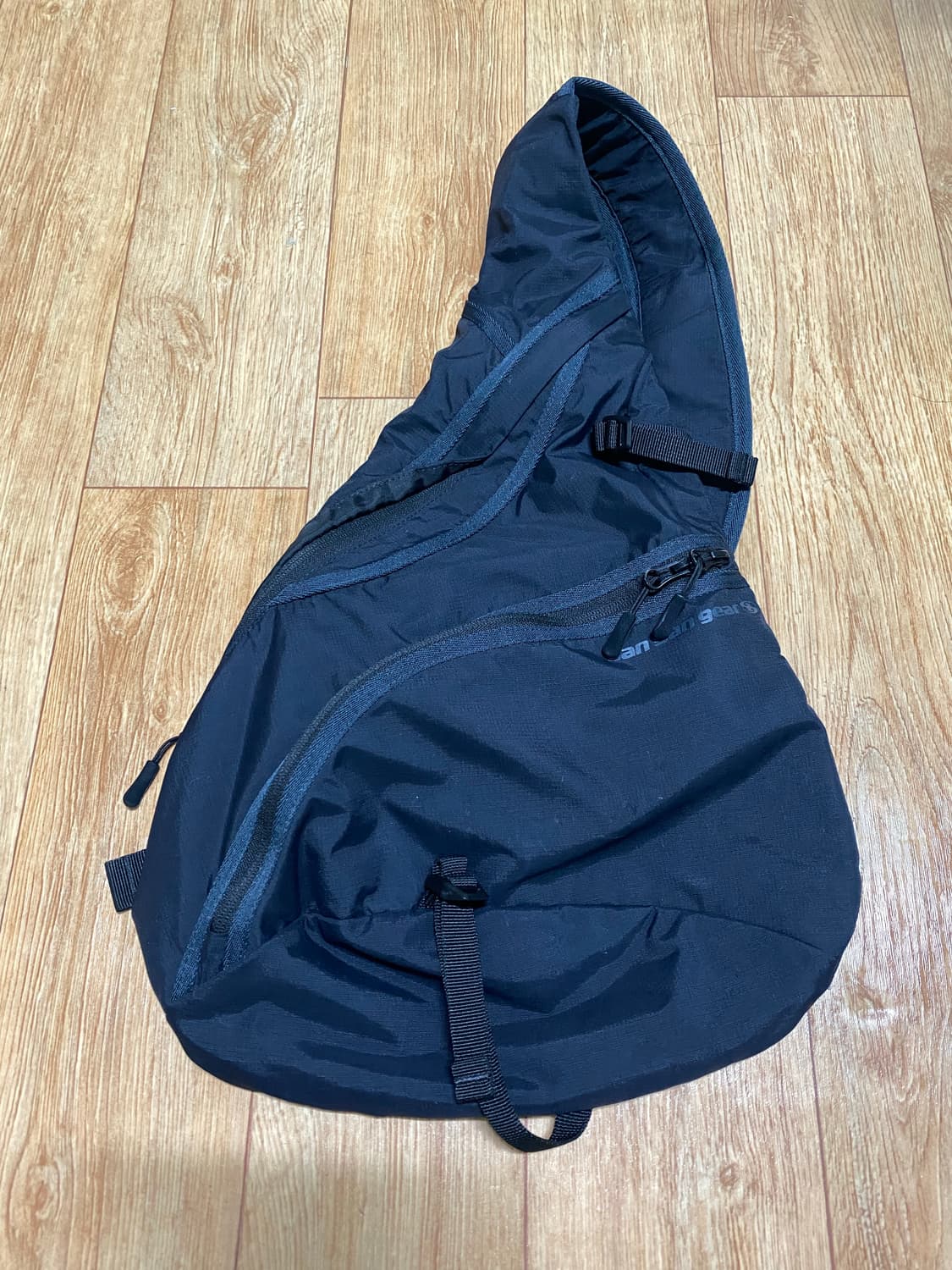 산산기어 23FW 슬랭백 판매합니다. 상품이미지1