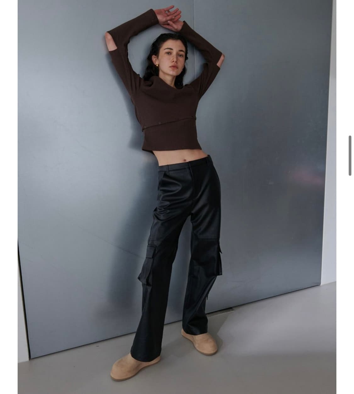 오데스 레더 팬츠/ Faux leather cargo trouser 상품이미지1