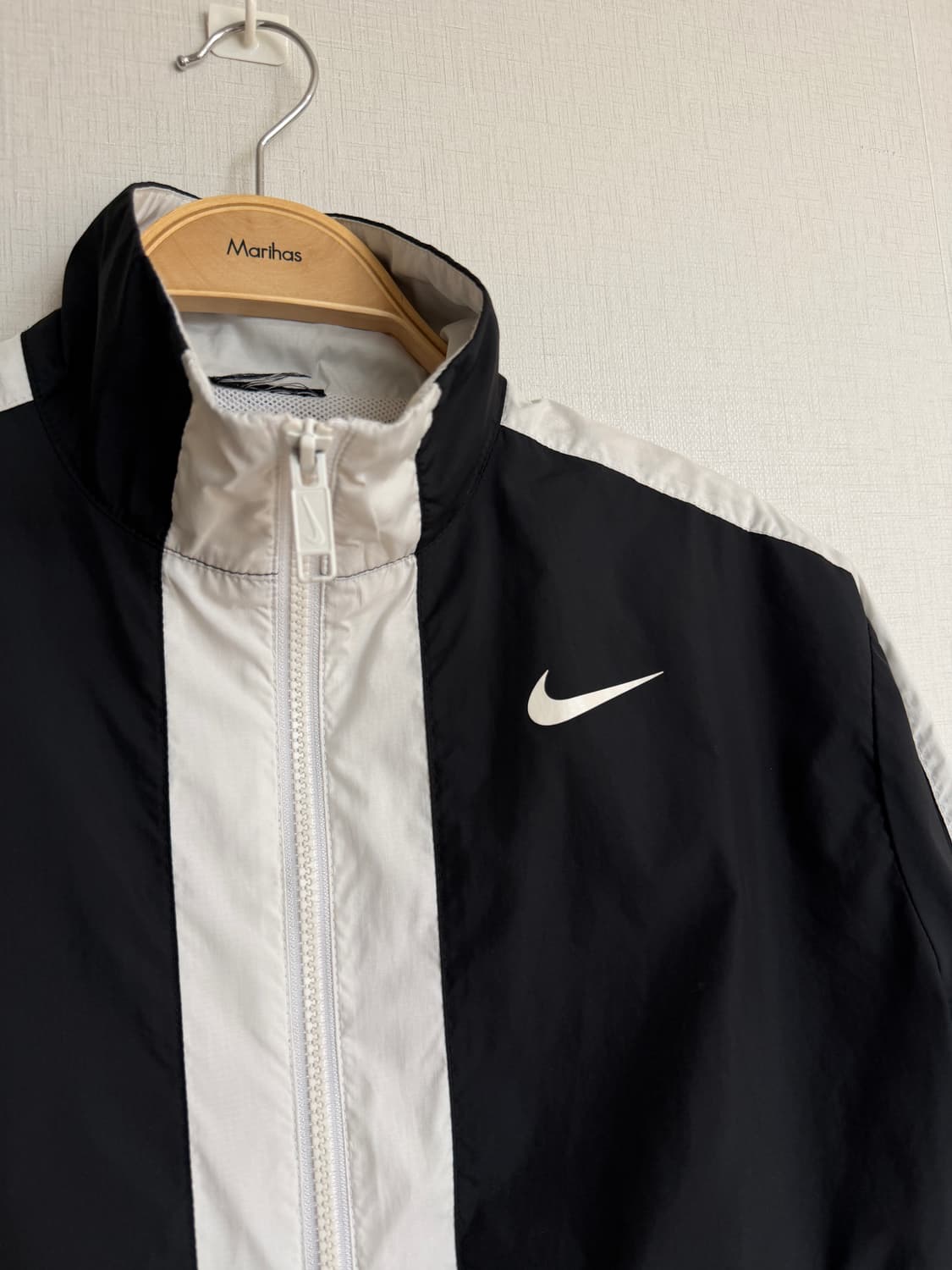 나이키 우먼스 바람막이 상품이미지2