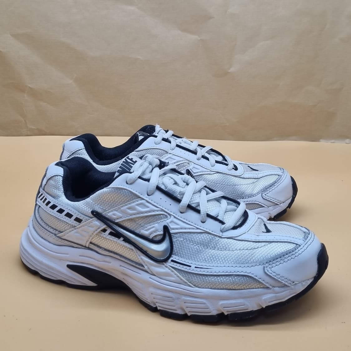 나이키 이니시에이터 화이트 운동화250  상품이미지1