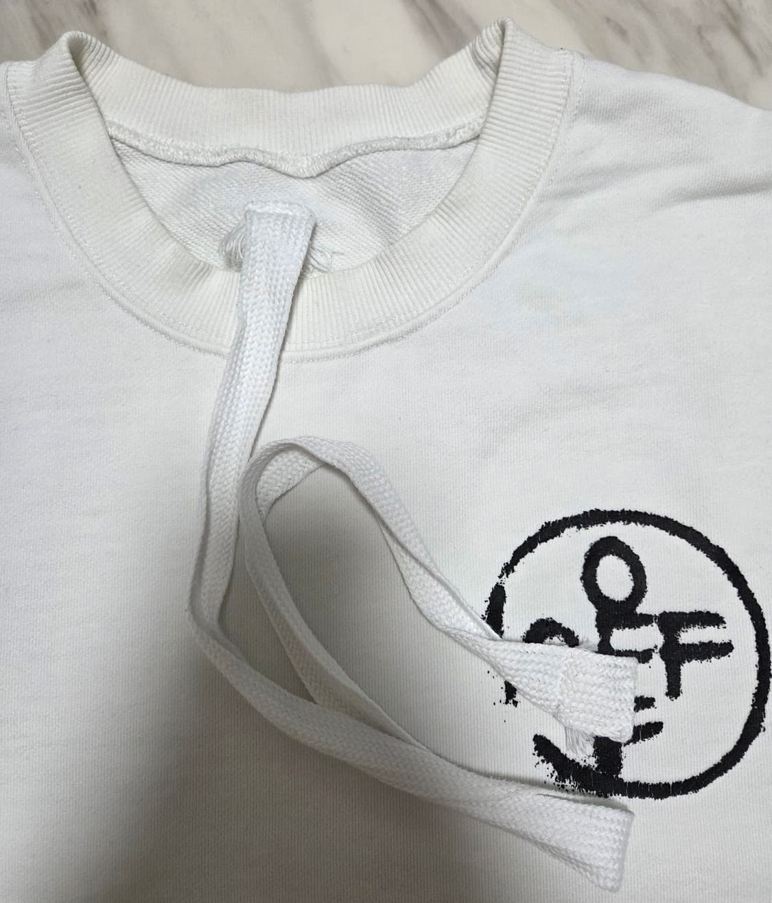 오프화이트 프린트 맨투맨 상품이미지5