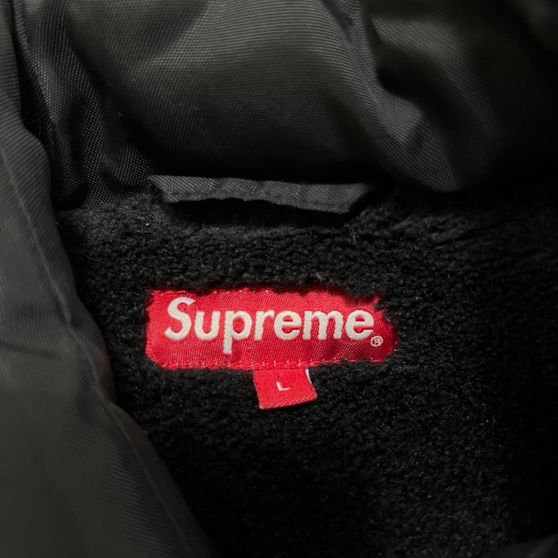 슈프림 플리스 안감 사이드라인 로고 암밴드 패딩 점퍼 [블랙] L/100 상품이미지4