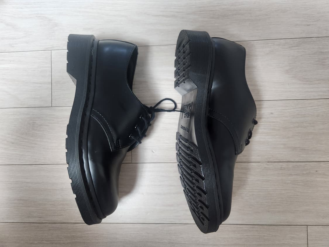 닥터마틴 1461 모노 UK4 230사이즈 새상품 상품이미지2