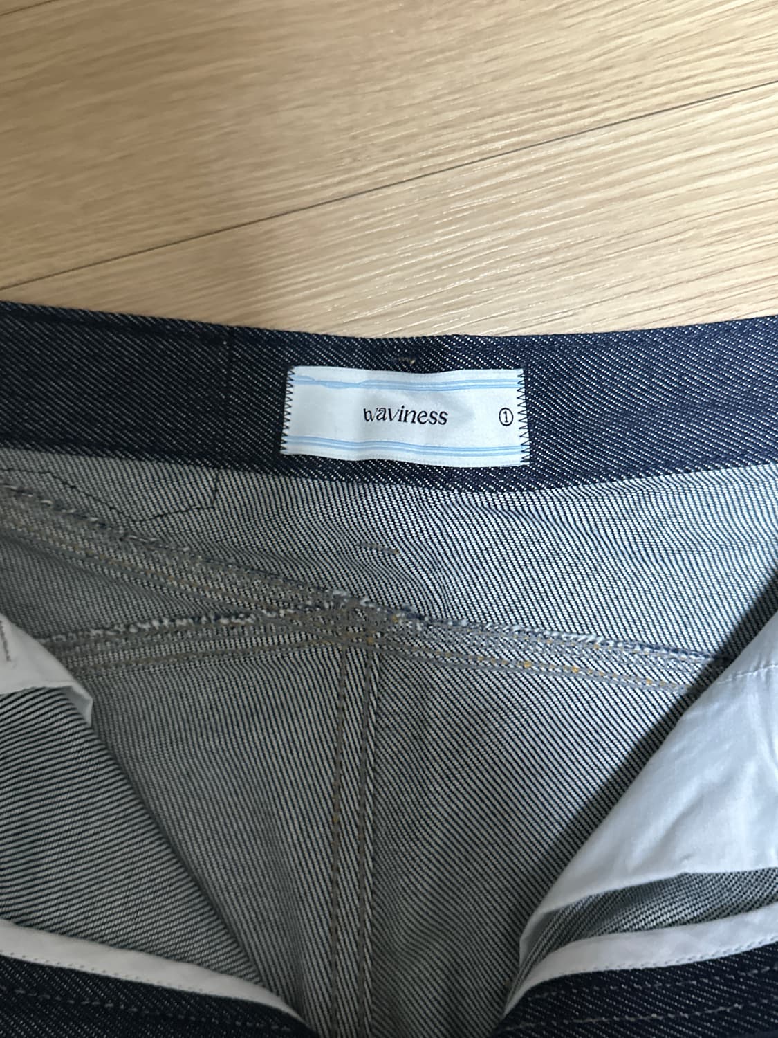 웨이비니스 오블리크 커브드 데님 팬츠 인디고 1 사이즈 상품이미지3