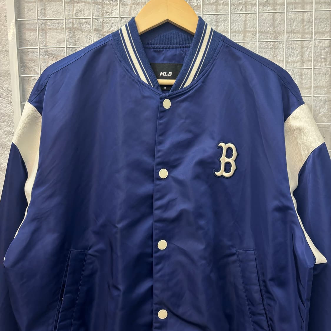 MLB 제뉴인 머천다이즈 빅 로고 네이비 바시티자켓 M 상품이미지3