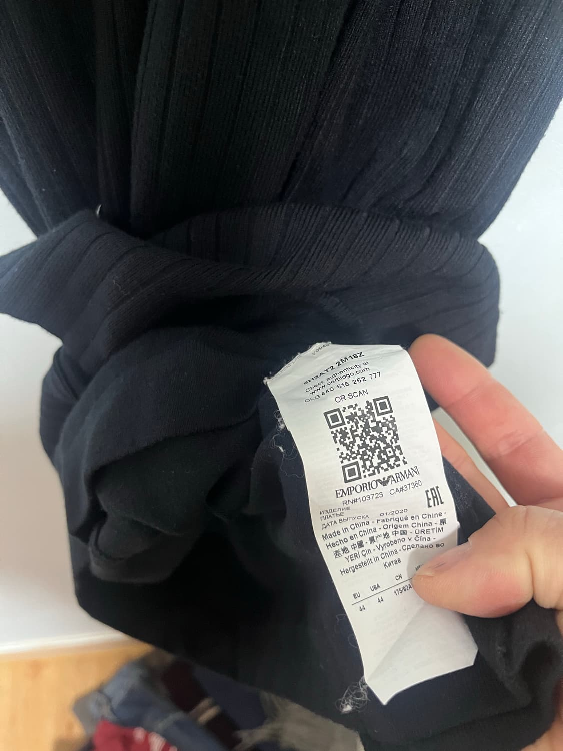 엠포리오 아르마니 블랙 니트 원피스 상품이미지5