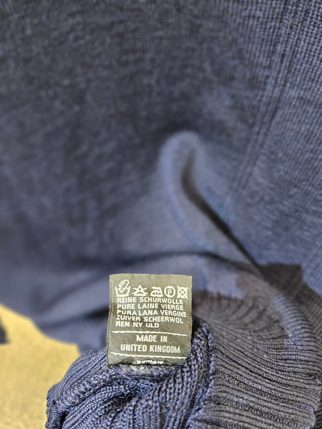 버버리 숄더패치 니트 상품이미지10