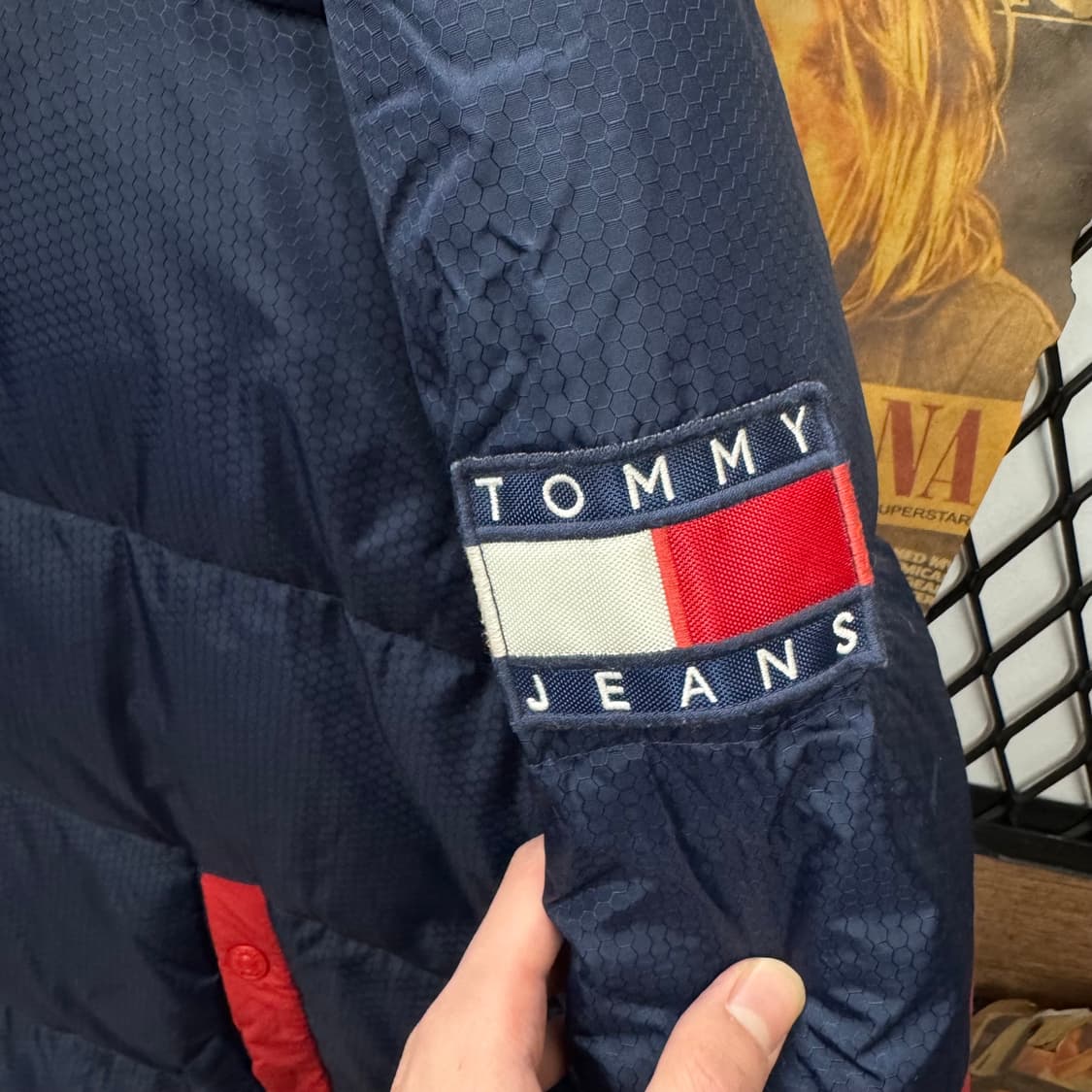 타미 진스 구스다운 패딩 점퍼 후면 로고 포인트 네이비 레드 상품이미지5