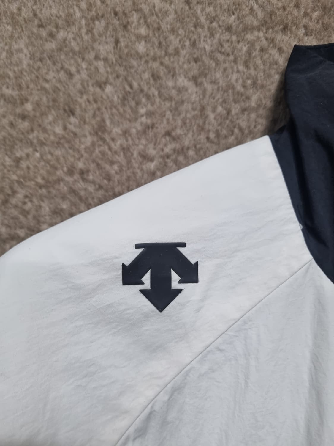 데상트 남성 약기모 바람막이 집업 상품이미지3