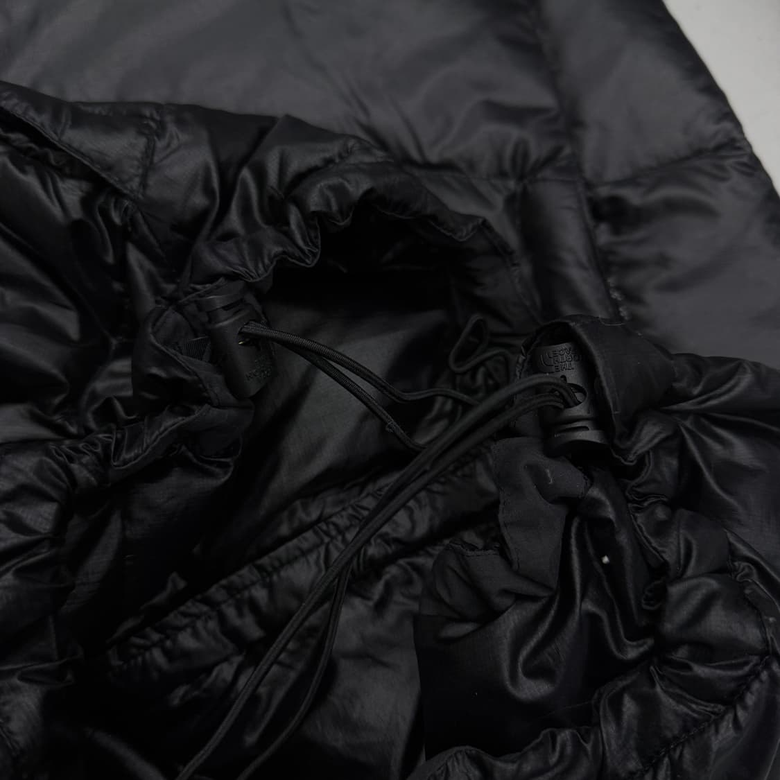 노스페이스 써밋시리즈 고프코어 덕다운 경량패딩 블랙 상품이미지6