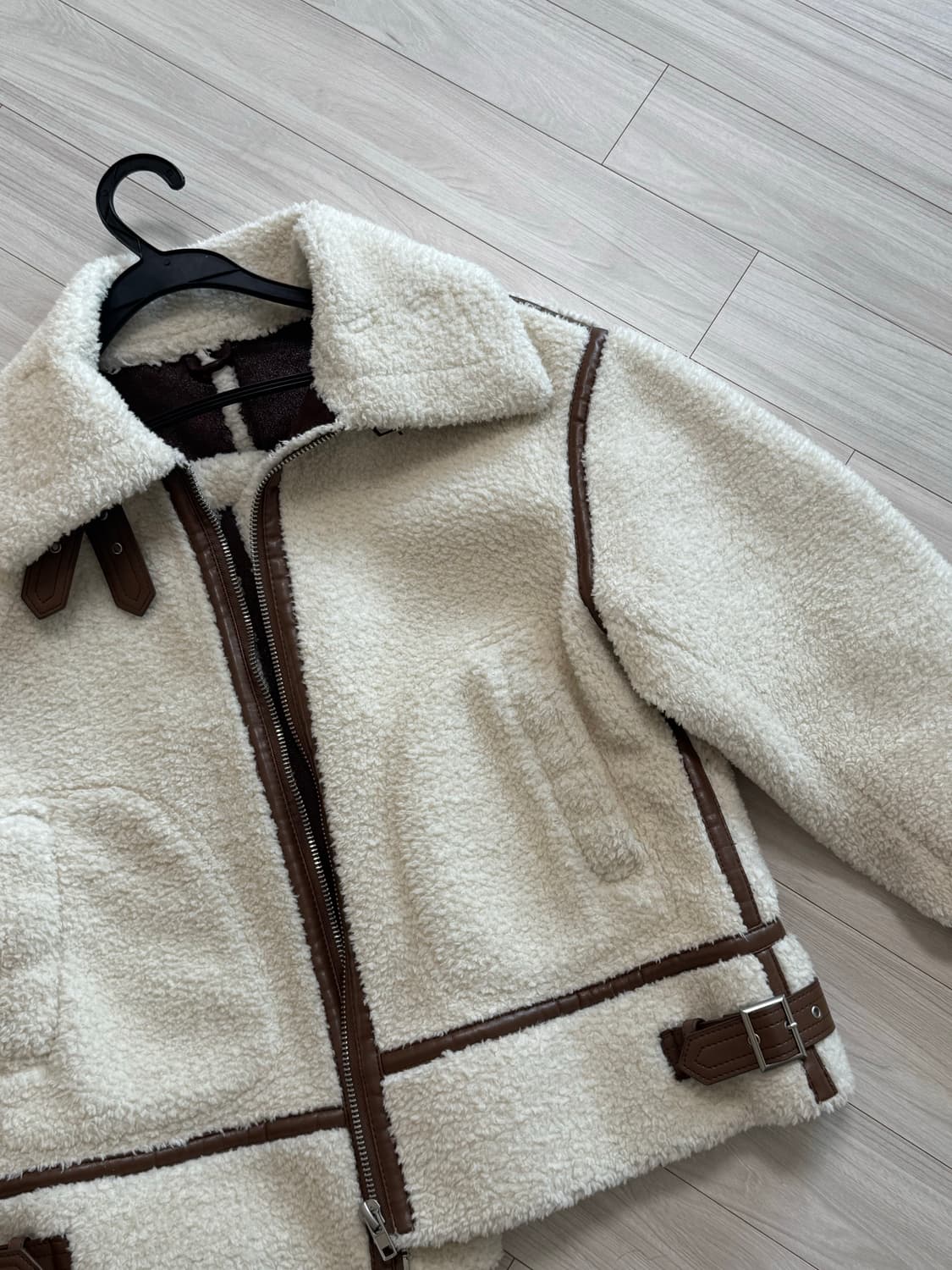 ❄️(새상품)스파오 라이더형 양털 무스탕 뽀글이 상품이미지4