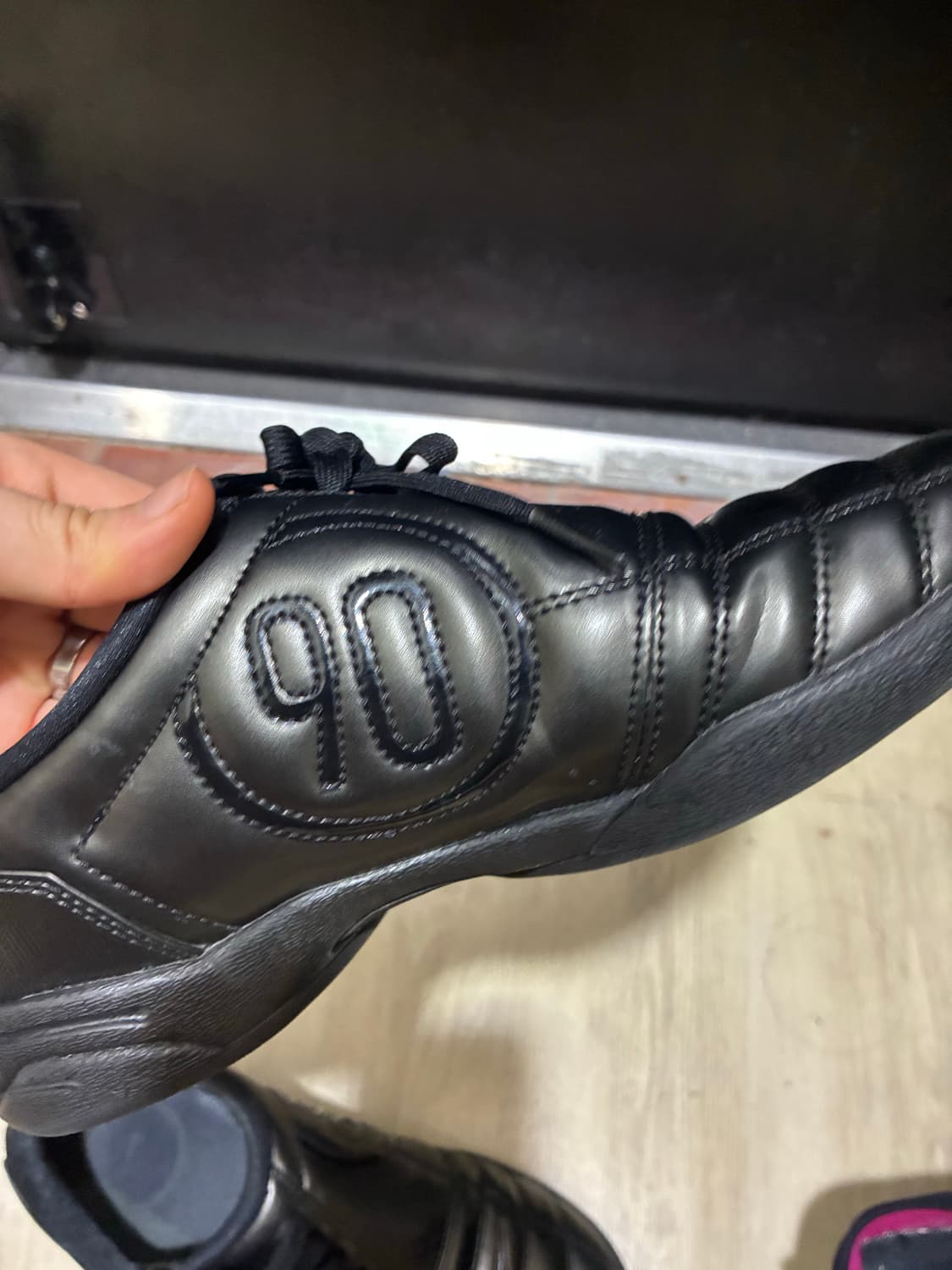 나이키 토탈 90 트리플 블랙 240 상품이미지1