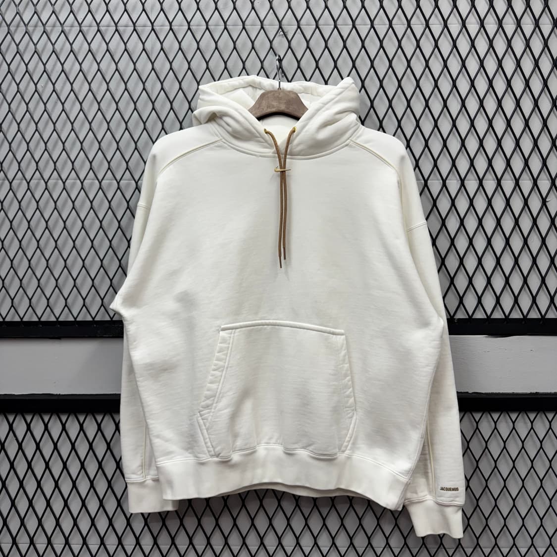 23S/S 나이키 X 자크뮈스 스웻셔츠 후드 넥 로고 디테일 화이트 상품이미지1