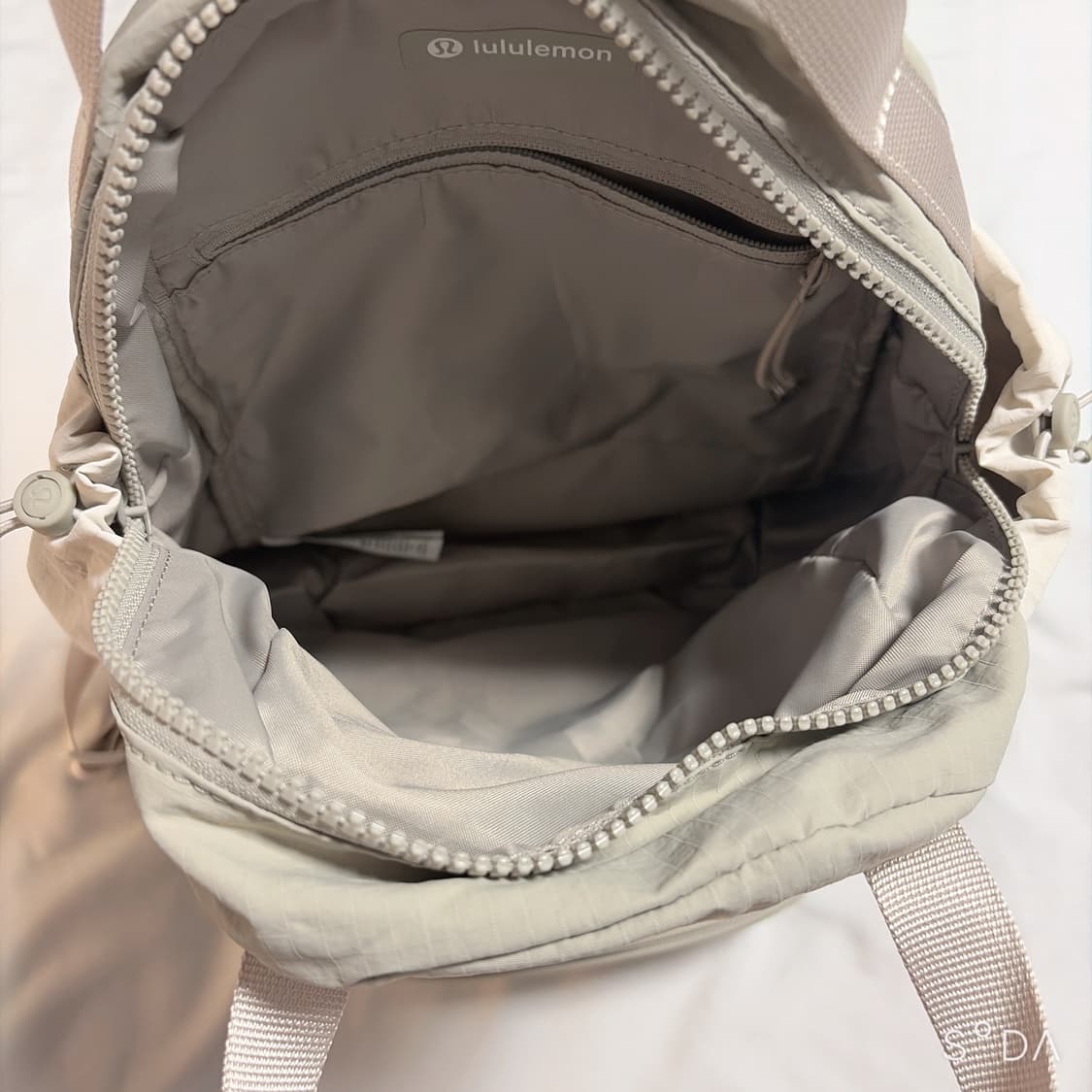 룰루레몬 파우치 탈부착 미니 백팩 상품이미지5