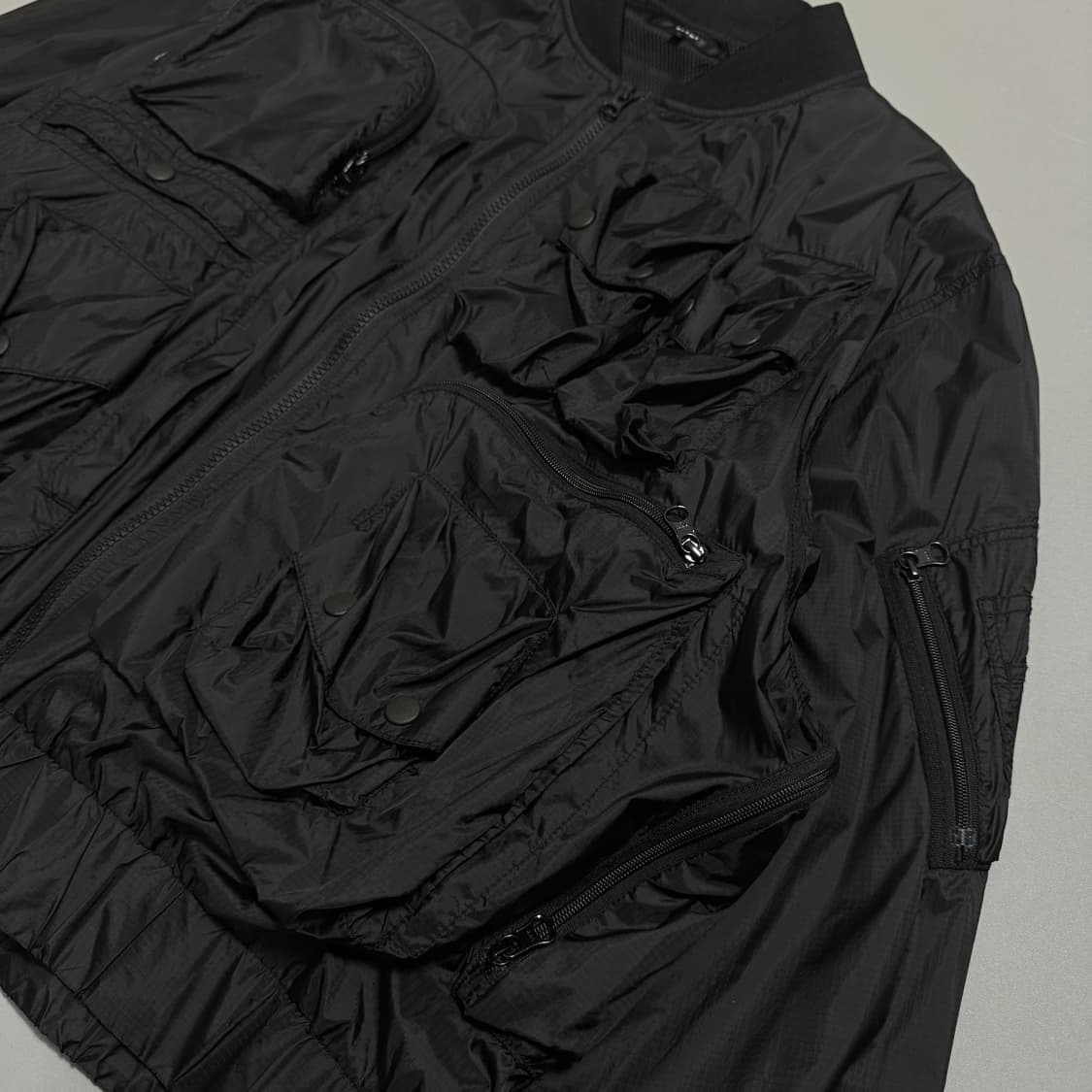 빔즈(BEAMS) 블랙 립스탑 워터프루프 멀티포켓 MA-1 플라이트 자켓 상품이미지4