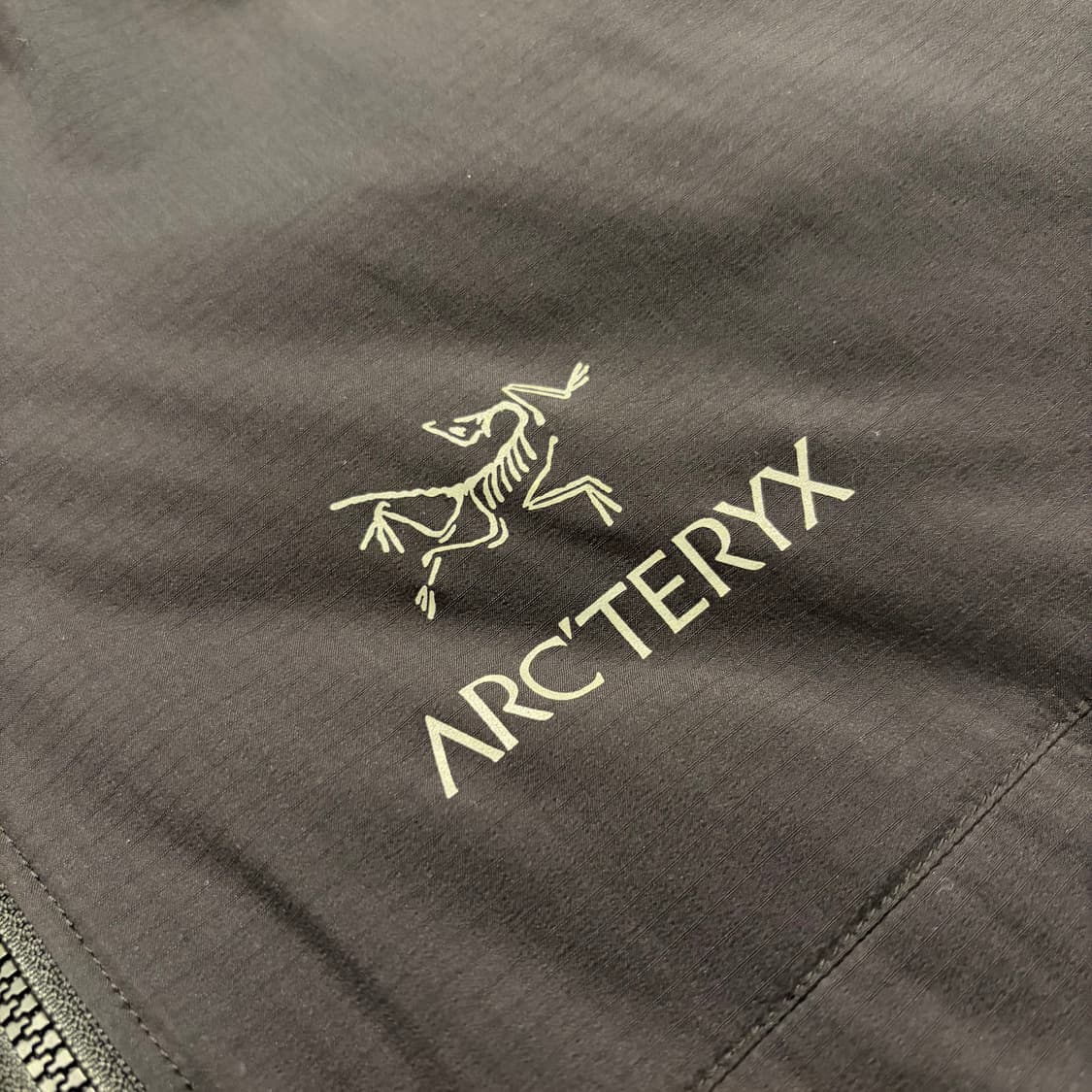 [L] 아크테릭스 아톰 AR 후드 패딩 블랙 B653 상품이미지4