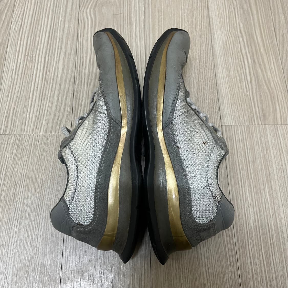 [240-245] 프라다스포츠 실버 스니커즈 상품이미지5