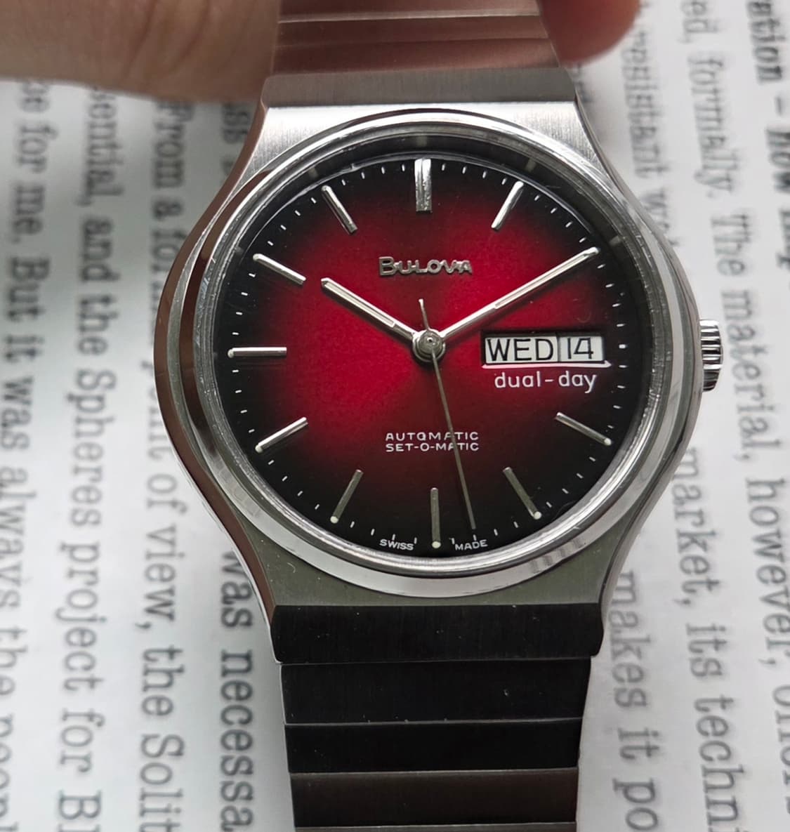 빈티지 부로바 데이데이트 투톤레드(붉은말의해) 뻐뻐시 통줄브슬 ver.
 상품이미지1