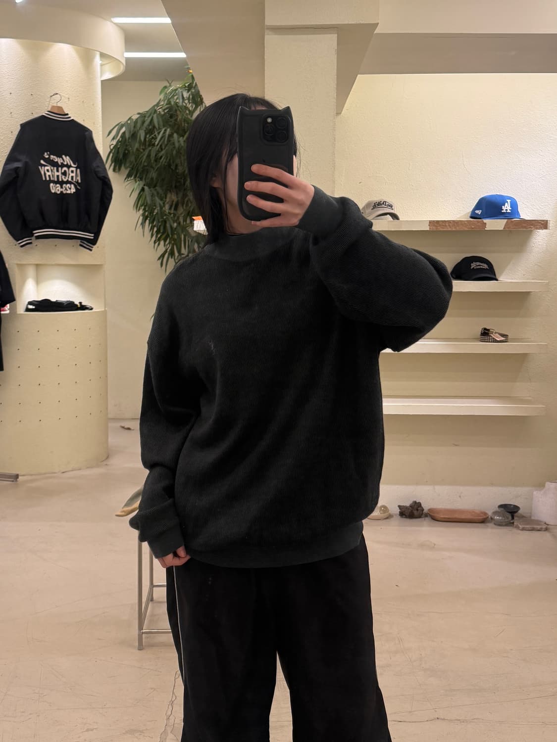 생로랑 다크그레이 미니 로고 니트 U180 상품이미지1