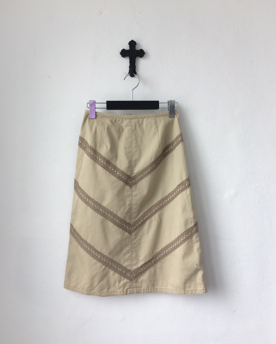 Crochet line detail midi skirt 상품이미지1