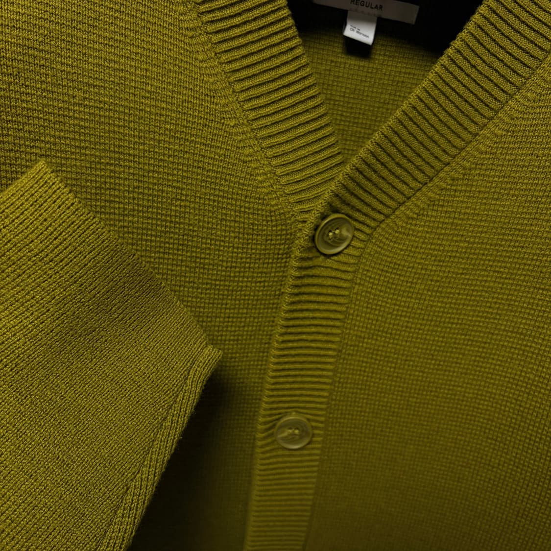 코스 레귤러핏 울 가디건 올리브 M  상품이미지5