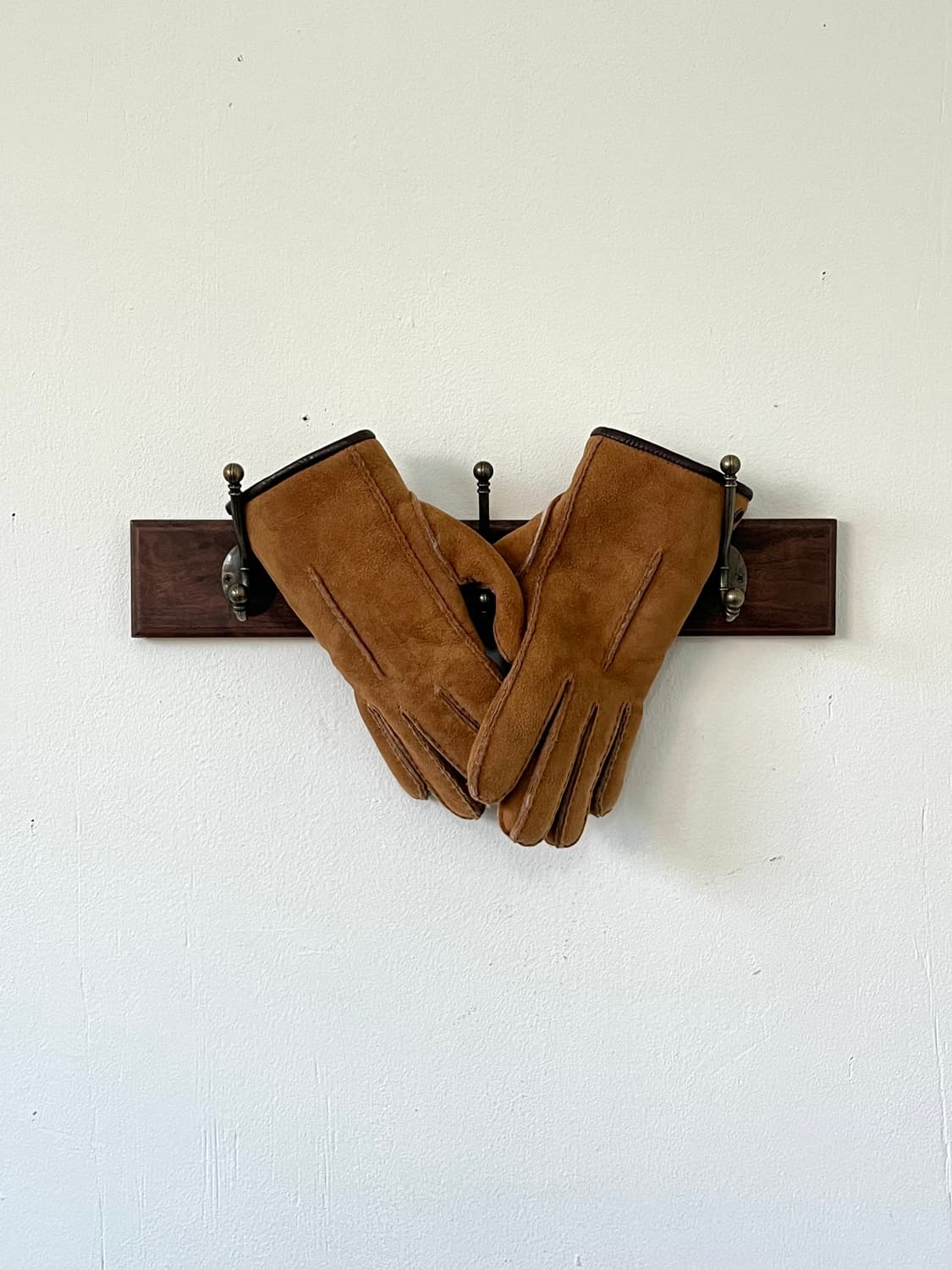 UGG 스웨이드 장갑 상품이미지1