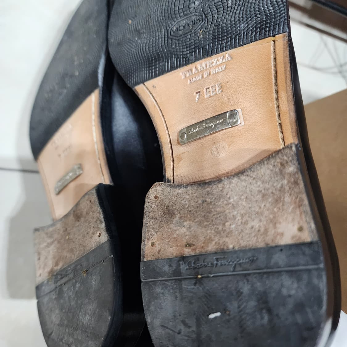 페레가모 남성 로퍼 블랙 7사이즈 상품이미지10