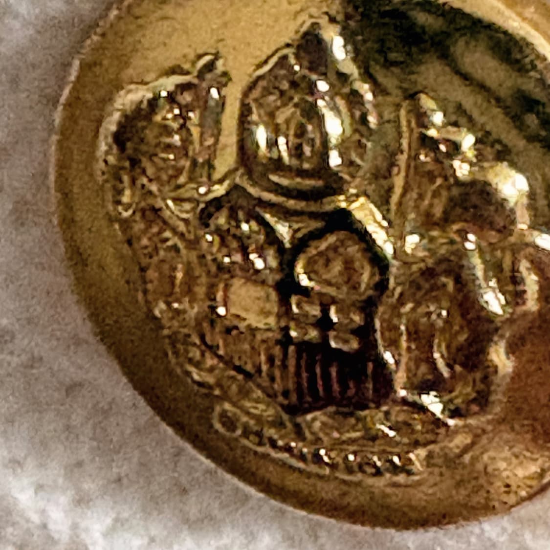 오네갸루 글리터 포인트 골지 브이넥 후드 생화이트 금장 단추 긴팔티  상품이미지4