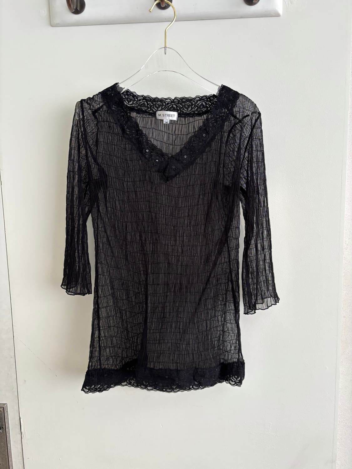 오네갸루 큐빅 시스루 블랙 브이넥 레이스티 상품이미지5