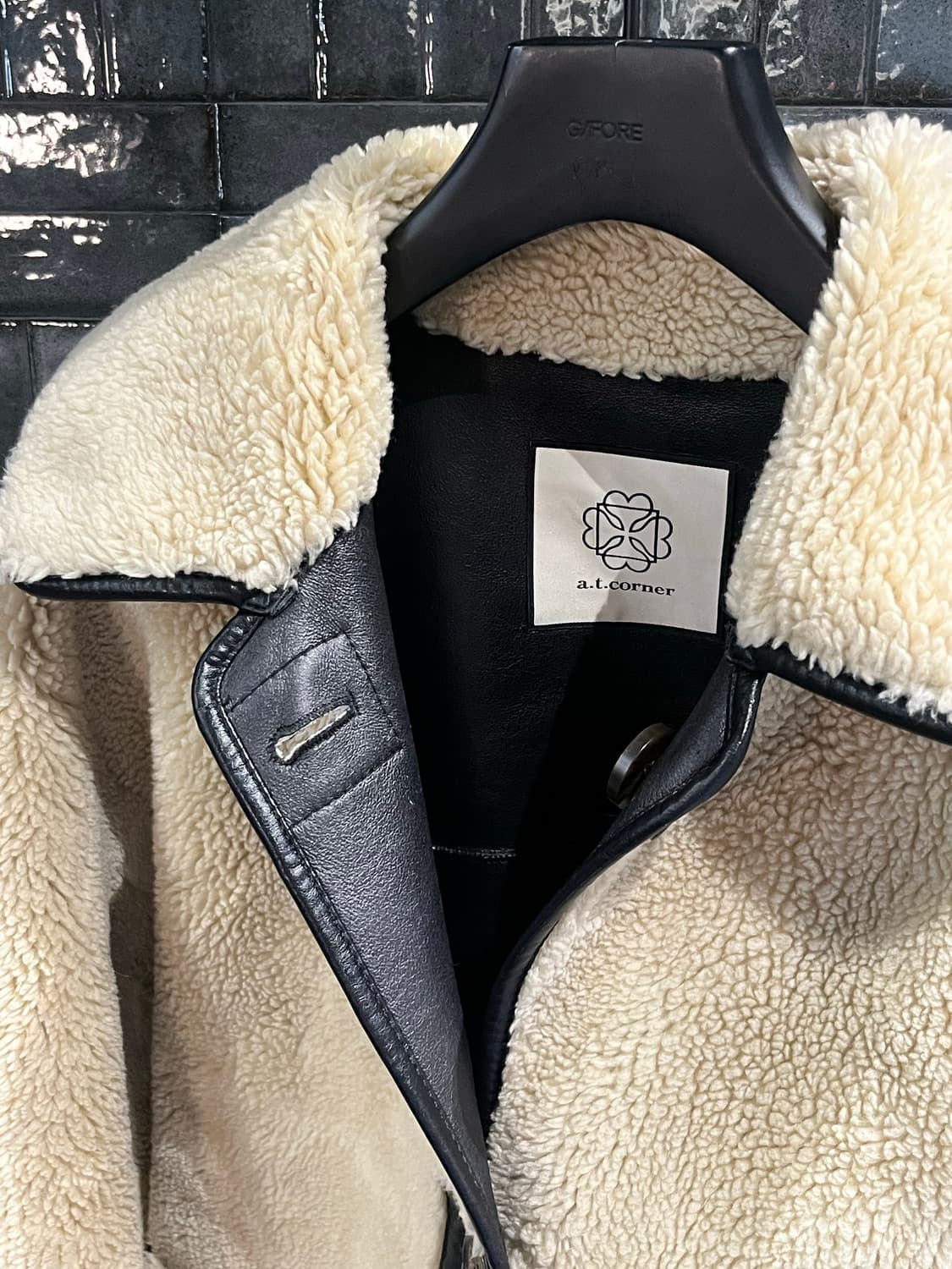 앳코너 리버시블 무스탕 상품이미지8