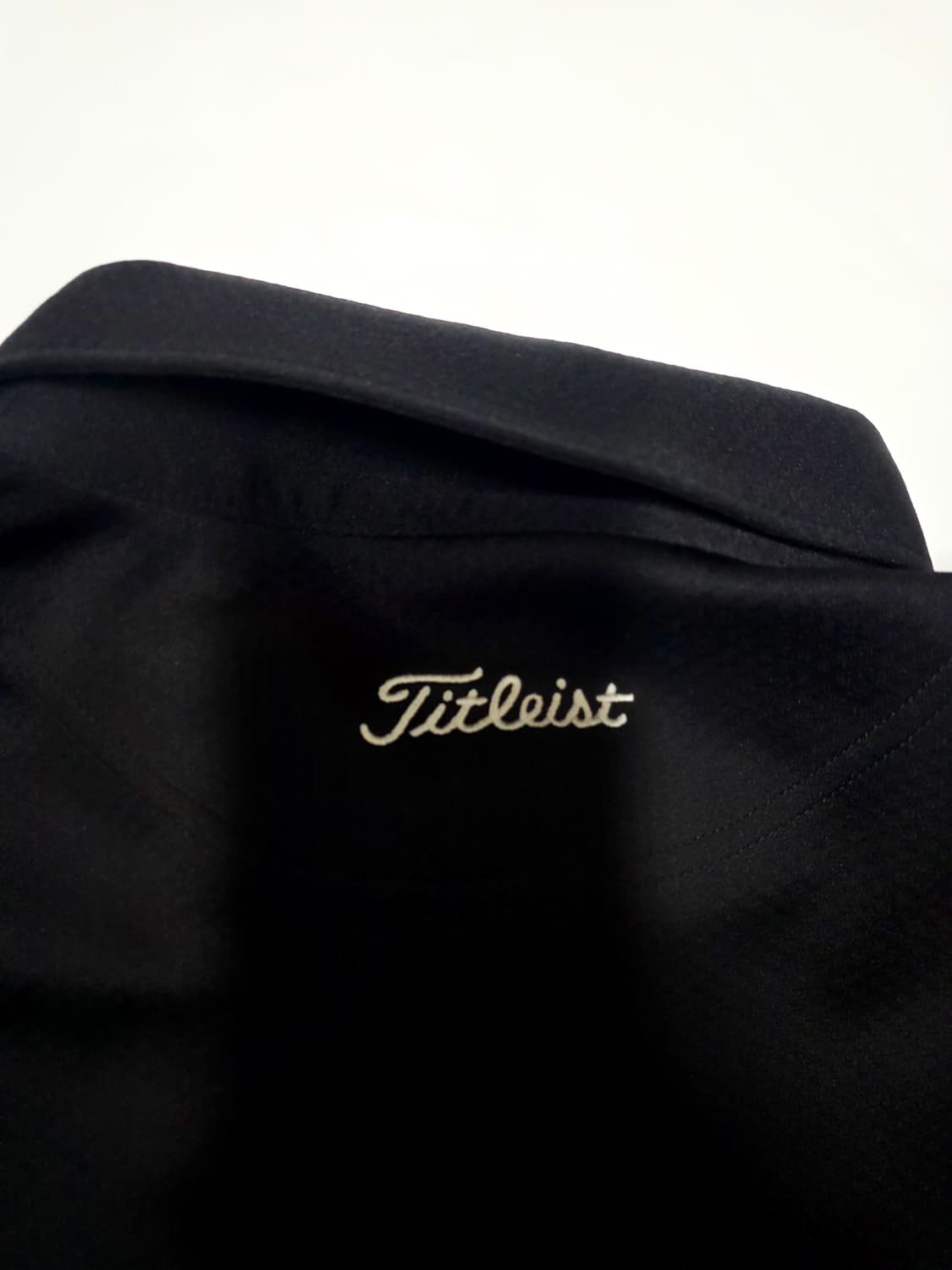 [타이틀리스트] 올블랙 백로고 기능성 골프 카라 반팔티 L (실측95) 상품이미지5