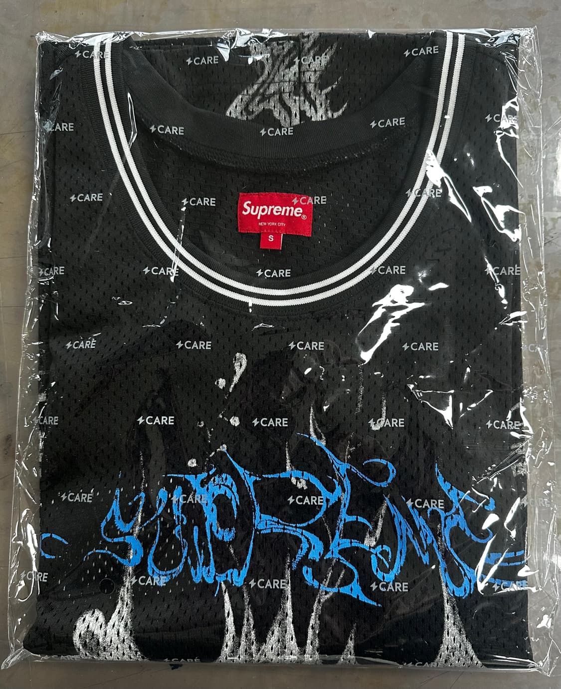 Supreme 블랙 캣 메시 탑 상품이미지1