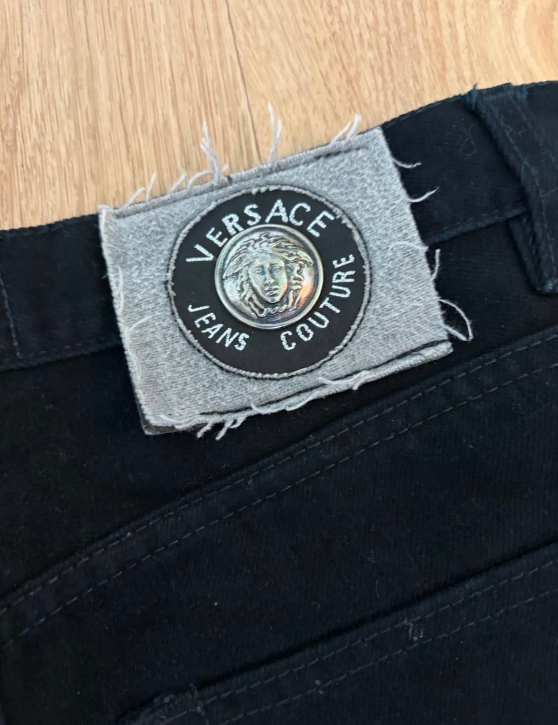 베르사체 블랙데님 판매합니다. 29/32사이즈 상품이미지4