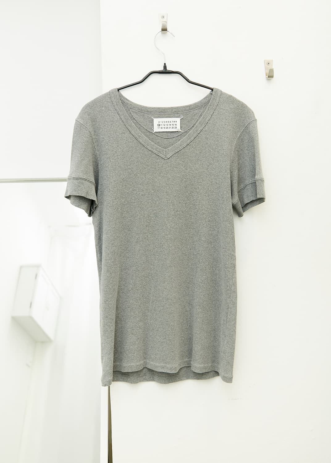 Martin Margiela Ribbed V-neck T-Shirt 상품이미지1