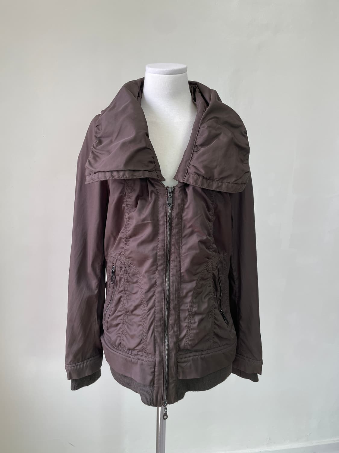 빈티지 armoire de luxe 셔링 나일론 집업자켓 J04344 상품이미지1