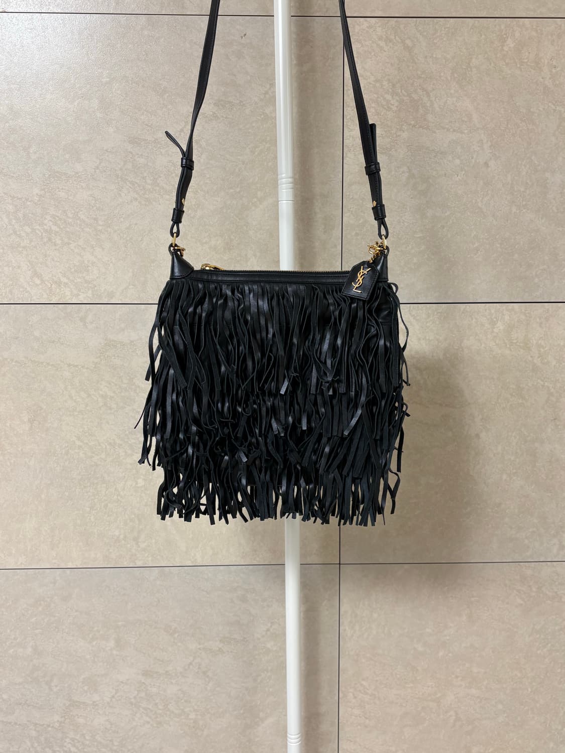 생로랑 프린지 토트백 상품이미지1